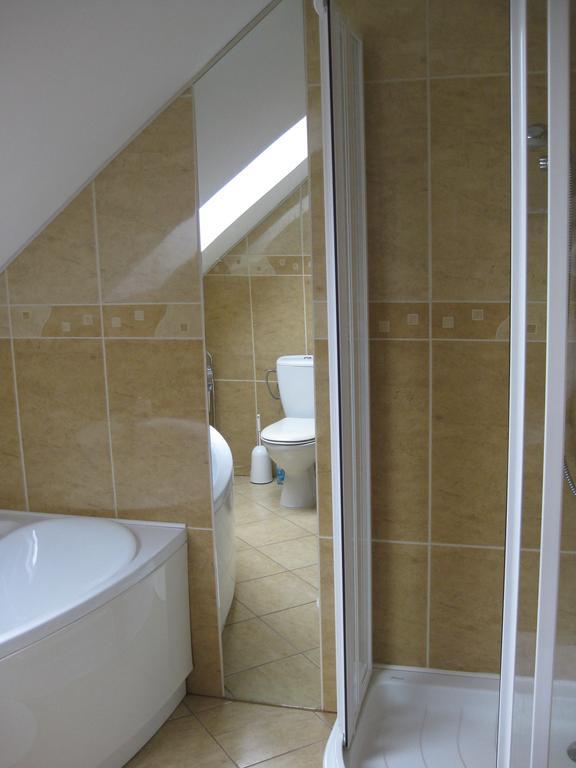 Pokoje Goscinne Pod Palmami Busko-Zdrój Chambre photo