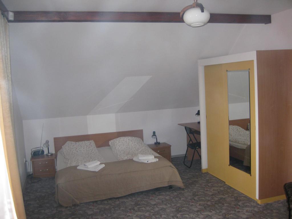 Pokoje Goscinne Pod Palmami Busko-Zdrój Extérieur photo
