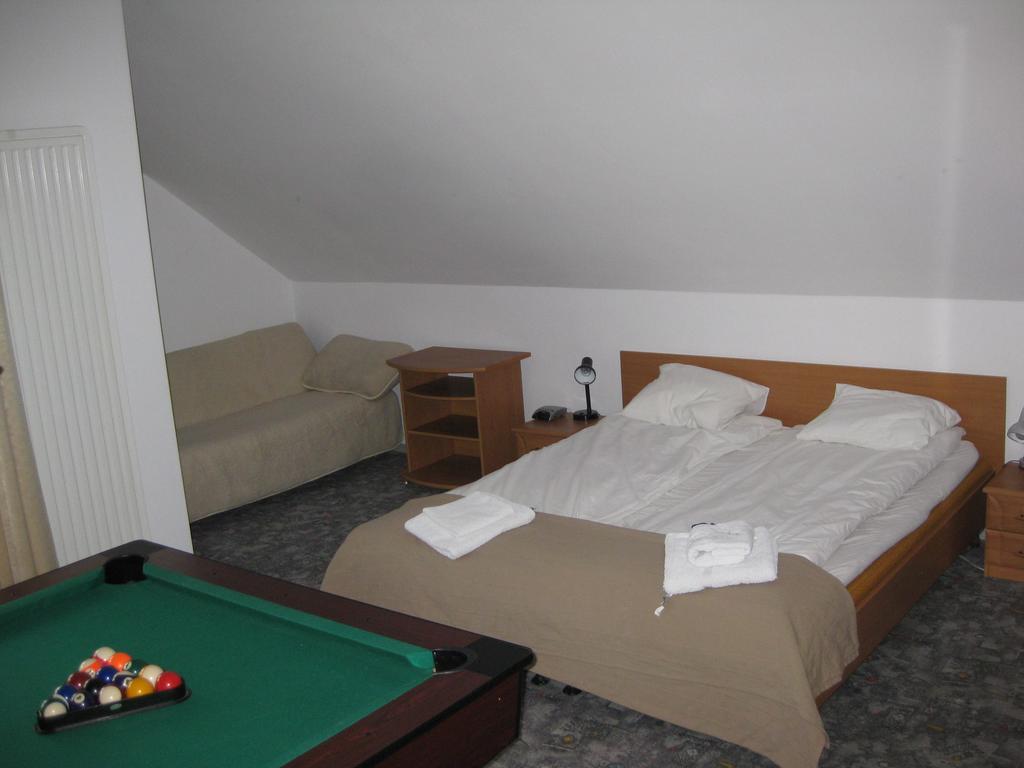 Pokoje Goscinne Pod Palmami Busko-Zdrój Extérieur photo