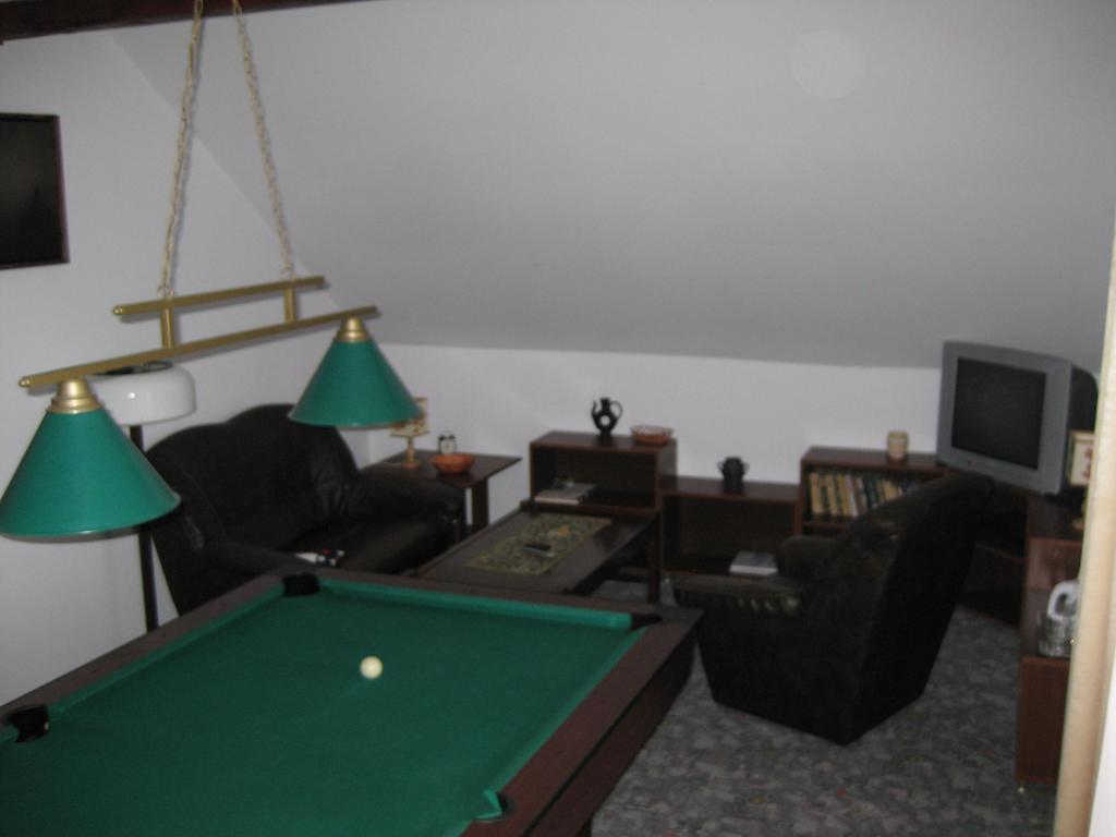 Pokoje Goscinne Pod Palmami Busko-Zdrój Extérieur photo