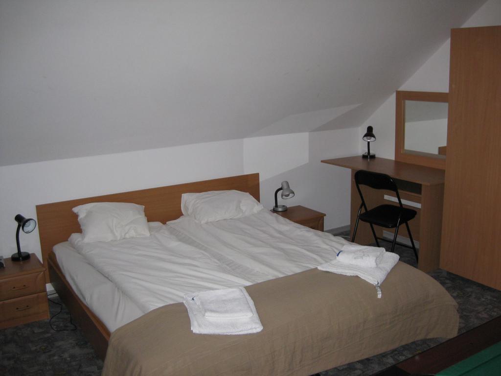 Pokoje Goscinne Pod Palmami Busko-Zdrój Extérieur photo