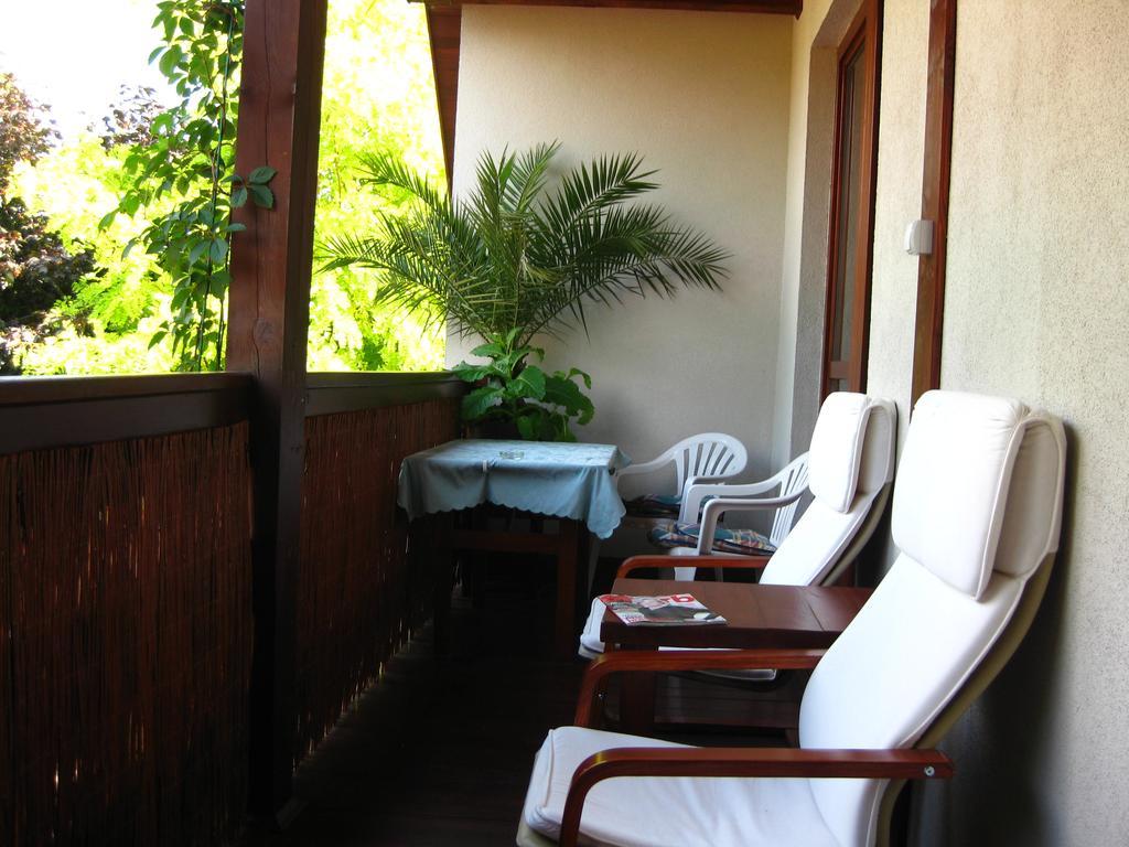 Pokoje Goscinne Pod Palmami Busko-Zdrój Extérieur photo