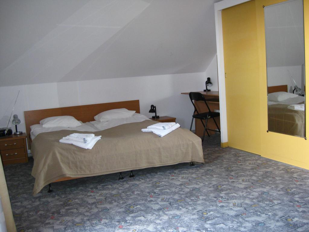Pokoje Goscinne Pod Palmami Busko-Zdrój Extérieur photo
