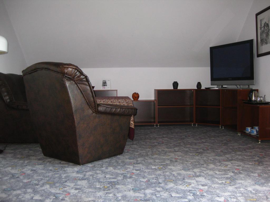 Pokoje Goscinne Pod Palmami Busko-Zdrój Extérieur photo